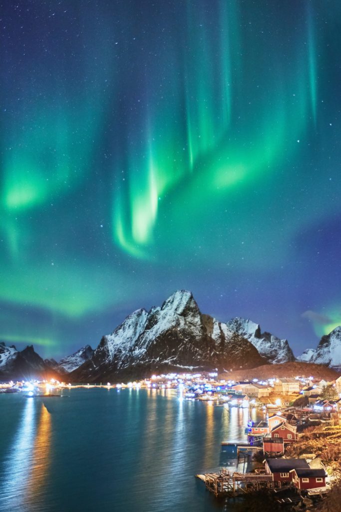 Reasons to elope in Lofoten - the view Lofoten provides when the Northern Lights are shining